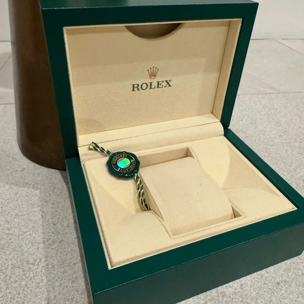 Ladies ROLEX Cream and Green Watch Box Set - Picture 3 of 9